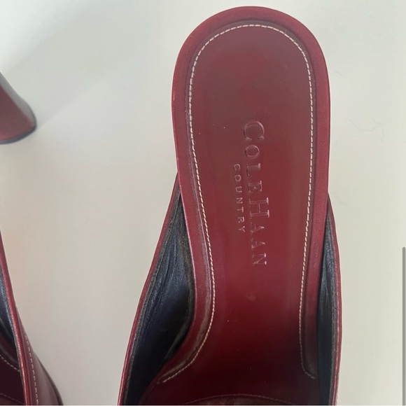 Burgundy Cole Haan. The color trending for Fall ‘24. Excellent condition. SZ 7. - Picture 3 of 9